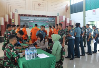 Batalyon Komposit l/Gardapati Adakan Donor Darah dan Pembersihan TMP 
