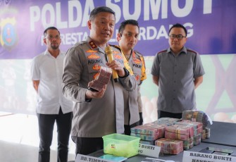 Polisi tunjukan barang bukti