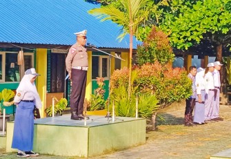 Kasat Lantas Jadi Pembina Upacara di SMAN 1 Toapaya