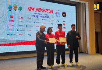 Menteri PUPR Basuki Hadimuljonomenyemangati dan mengevaluasi hasil perolehan Tim Indonesia jelang penutupan Asian Games ke-19 pada Minggu, (08/10/2023).