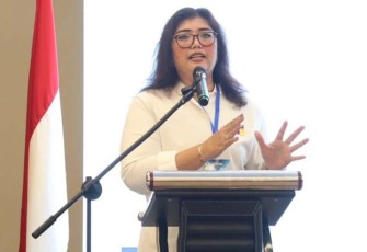 Kepala Biro Humas Promosi dan Protokol, Ariastuty Sirait
