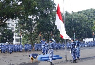 Komandan Koharmatau Marsekal Muda TNI Oki Yanuar, S.T pimpin Upacara Bendera 17-an di Lapangan Upacara Makoharmatau Bandung Jawa Barat