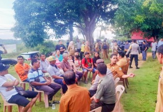 Bupati Bintan Roby Kurniawan Adakan Diskusi Dengan Petani