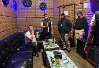 Satuan Narkoba Polrestabes Medan razia tempat hiburan mewah di Medan, Selasa (5/12/2023) malam