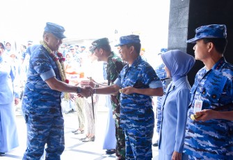 Dankoharmatau Menyambut Kasau Kunker di Lanud Husein Sastranegara