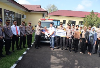 Bank BRI Cabang Simpang Empat Serahkan Bantuan Satu Yunit Mobil Ambulance ke Polres Pasaman Barat