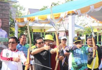  Wakil Bupati Bintan Ahdi Muqsithmembuka Bintan Archery Festival Tahun 2023 yang menjadi event pertama di Bintan dalam olahraga panahan. Kompetisi bagi para atlet panahan ini menunjukkan wajah baru dalam pengembangan cabang olahraga bergengsi di Bintan