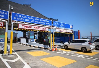 Menteri Pekerjaan Umum dan Perumahan Rakyat (PUPR) Basuki Hadimuljono Tinjau Simulasi Penerapan Teknologi MLFF di Jalan Tol Bali-Mandara