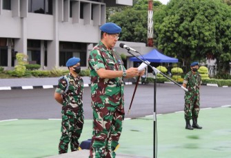 Pangkoopsud I Marsda TNI Bambang Gunarto saat membacakan amanat Kasau, Senin (2/1)