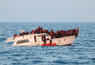 Evakuasi Korban Kapal Tenggelam di Laut Mediterania
