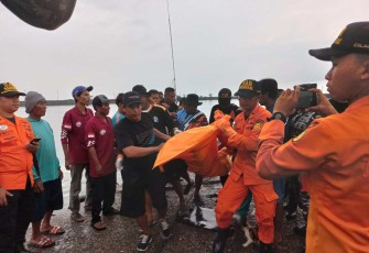 Awak nelayan yang tenggelam 