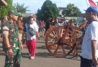 Situasi ngontel bareng komunitas sepeda tua di Pati 