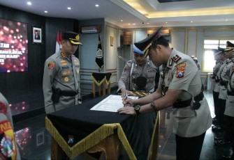 Kapolresta Malang Kota Kombes Pol Budi Hermanto saat sertijab