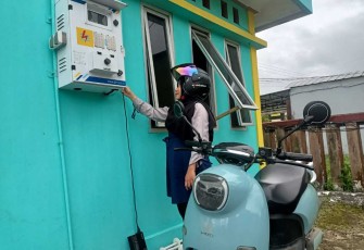 Pengguna motor listrik di Pontianak 