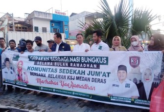 Berbagi takjil serentak KSJ