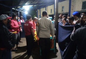 Evakuasi ABK yang meninggal diatas kapal 