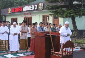 Sholat Ied keluarga besar Menarmed 2 Kostrad, Sabtu (22/4)