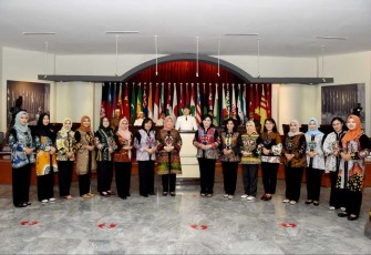 Foto bersama di Museum Asia Afrika 