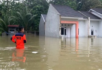 Banjir di dusun Karangnangka Kabupaten Pandeglang Jawa Barat, Jum'at (7/7)