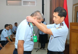 Danseskoau Marsda TNI Elianto Susetio saat membuka pendidikan standarisasi tenaga pendidik, Selasa (11/7)