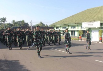 Latihan Defile Prajurit Menarmed 2 Kostrad, Senin (17/7)