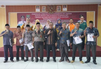 Wali Kota Cilegon Helldy Agustian saat mensosialisasikan program Pemkot di aula Kecamatan Cibeber, Jum'at (4/8)