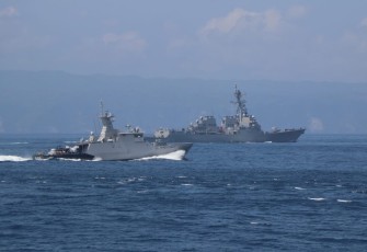  Passing Exercise KRI Sultan Hasanuddin 366  di Laut Bali