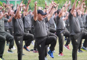 Danrem 081/DSJ Kolonel Inf H. Sugiyono olahraga bersama di Kodim 0806/Trenggalek, Jum'at (25/8)