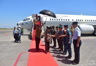 Danlanudal Juanda Kolonel Laut (P) Heru Prasetyo saat menyambut Wapres Ma'ruf Amin, Rabu (30/8)