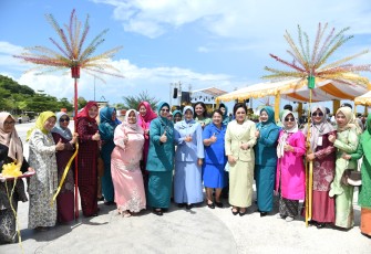 Dewi Ansar Buka Pameran dan Bazar Kuliner PKD Kepri 