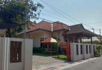 Penampakan Rumah Pribadi Bupati Blitar Rini Syarifah dan Suaminya yang Disewa Pemkab Blitar untuk Rumah Dinas Jabatan Wakil Bupati Blitar (Foto : Ist.)