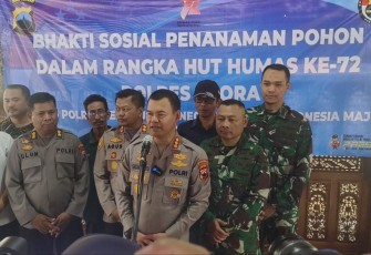 Kabid Humas Polda Jateng Kombes Pol Stefanus Satake Bayu Setiyanto saat memberikan keterangan pers, Jum'at (13/10)