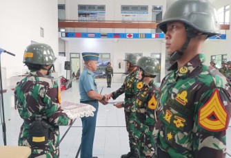 Kadeppel AAL Berikan Reward Kepada Taruna AAL Korps Pelaut Berprestasi