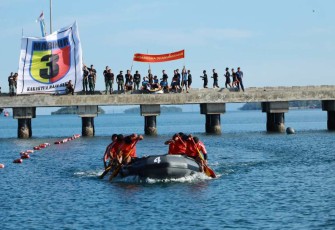 Lomba Dayung Perahu Karet Koarmada III 