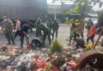 Karya Bakti Pembersihan Sampah 