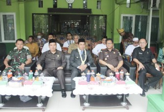 Dandim 1001/HSU-BLG Letkol Inf Dhuwi Hendradjaja saat menghadiri Hari Amal Bhakti Ke-77