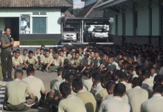Jam komandan Yonarmed 11 Kostrad 