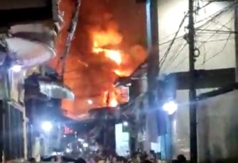 Kobaran api depo Pertamina Plumpang yang terbakar 