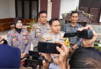 Kapolres Bangkalan AKBP Wiwit Ari Wibisono saat memberikan keterangan pers 