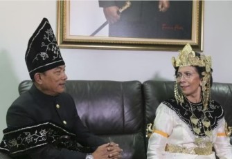 Kepala Staf Kepresidenan RI Moeldoko bersama istri (semasa hidup)