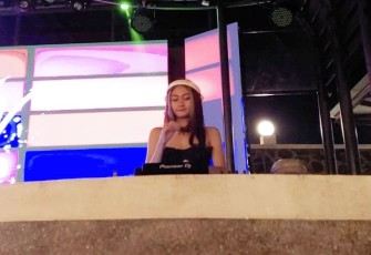 Dj NovNov saat perform di Paolo Fest Kota Batu