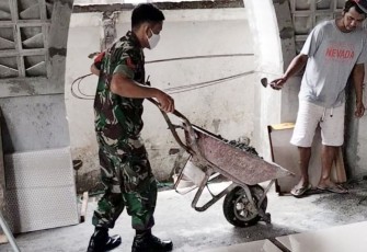 Koptu Hari gotong royong bantu pembangunan masjid di wilayah binaan, Minggu (2/7)