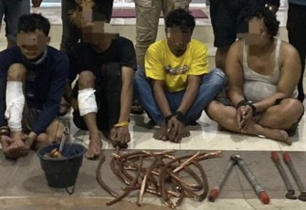 Kompolotan pencuri kabel PLN di wilayah Prambangan dan Mayjend Sungkono Gresik, Sabtu (8/7)