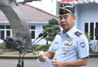 Dankoharmatau Marsma TNI Oki Yanuar saat pimpin apel luar biasa, Rabu (2/8)