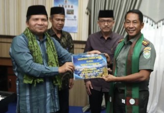 Pangdam IM Mayjen TNI Novy Helmy Prasetya bersama Ketua MPU Aceh, Kamis (31/8)