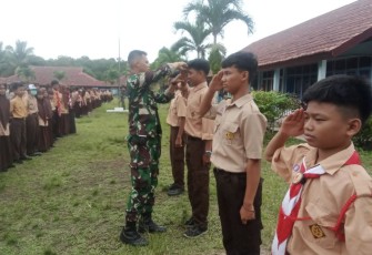 Latihan Baris Berbaris Pelajar SMP Negeri 2 Merancang Ulu 