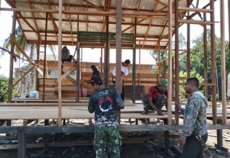 Pasang Dinding dan Lantai Rumah Bapak Petik