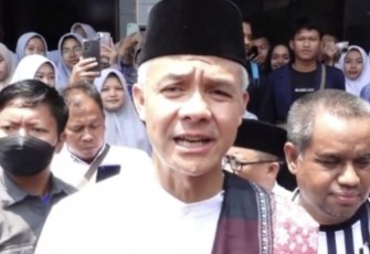 Ganjar Pranowo saat memberikan keterangan pers di Ponpes Darussalam Ciamis, Senin (9/10)