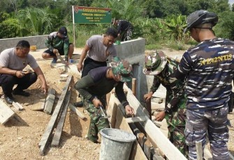 Sinergitas TNI Polri dalam TMMD ke 118 Kodim 0902/Berau