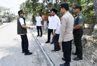 Danramil Rejotangan Kapten Inf Riko Wisoyo saat mendampingi PJ Bupati Tulungagung 